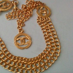 Chain  C C  medallion Vintage 1960,